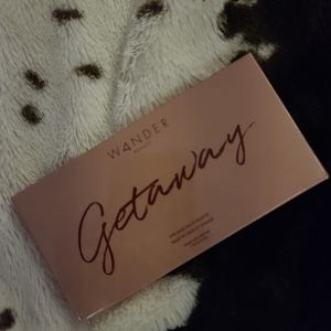 Wander Beauty Getaway Eyeshadow Palette